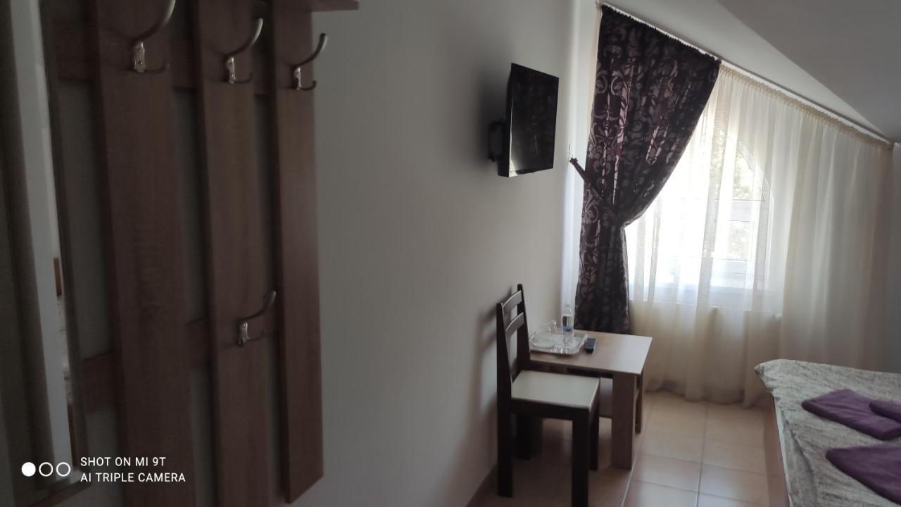 Inter Hotel Ternopil Exteriör bild
